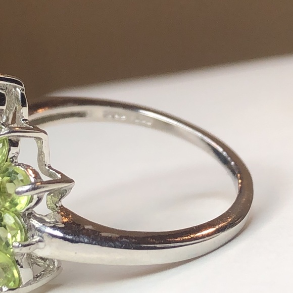 Peridot Cluster Ring Sterling Silver Single Band Ring Sz 6-3/4 - Picture 11 of 17